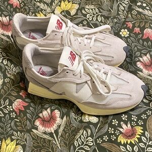 New Balance Women's Sneakers in light grey white and Red